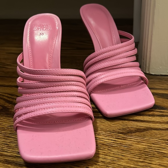 PINK STRAPPY HEEL SANDALS - NEVER WORN - Picture 2 of 3